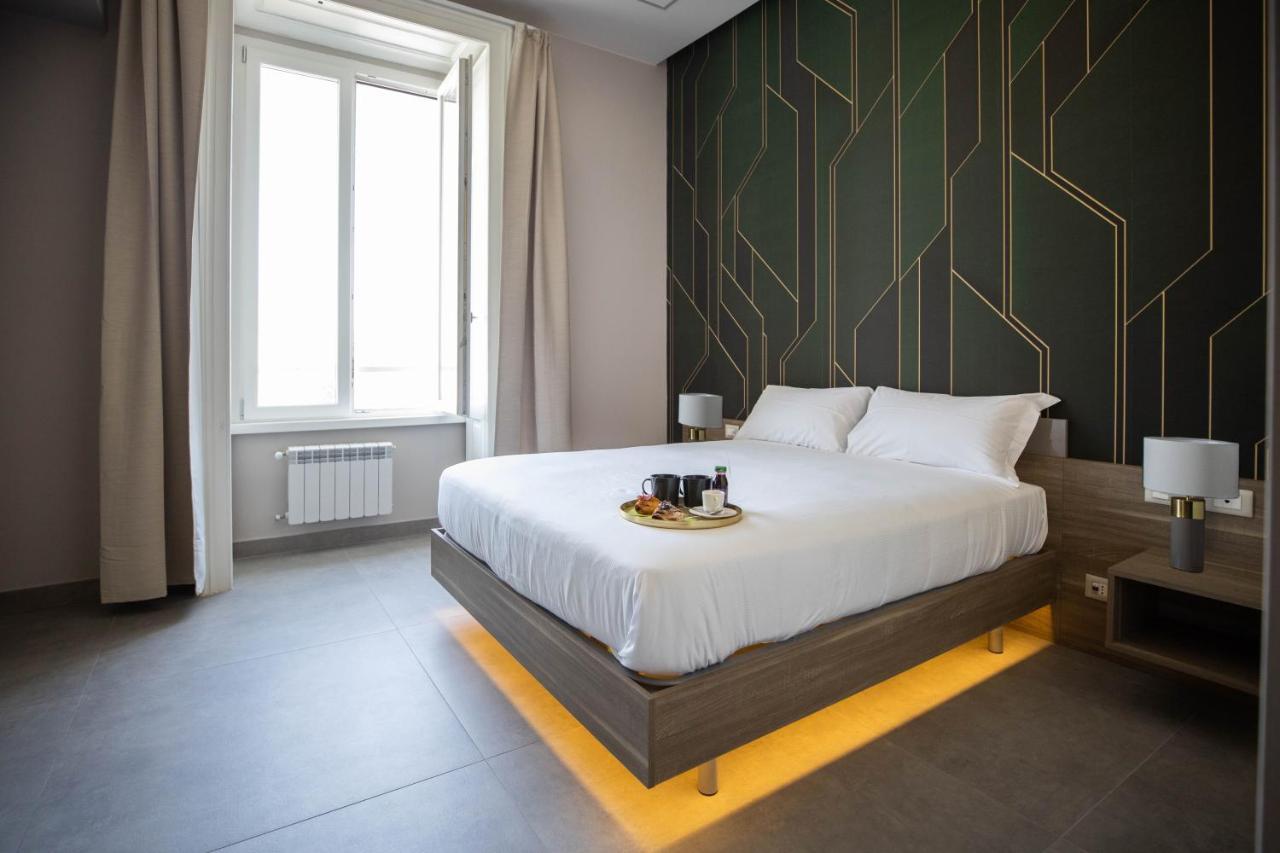 L'Elegant Boutique Rooms เนเปิลส์ ภายนอก รูปภาพ