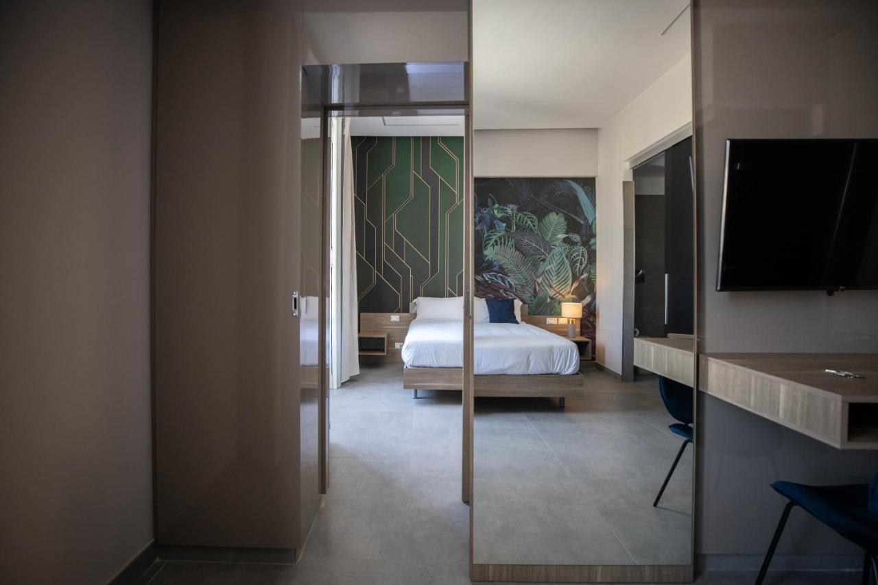 L'Elegant Boutique Rooms เนเปิลส์ ภายนอก รูปภาพ