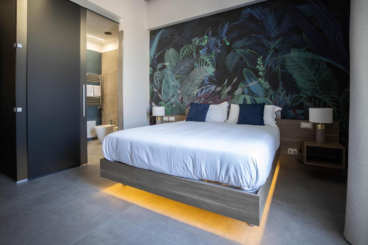L'Elegant Boutique Rooms เนเปิลส์ ภายนอก รูปภาพ