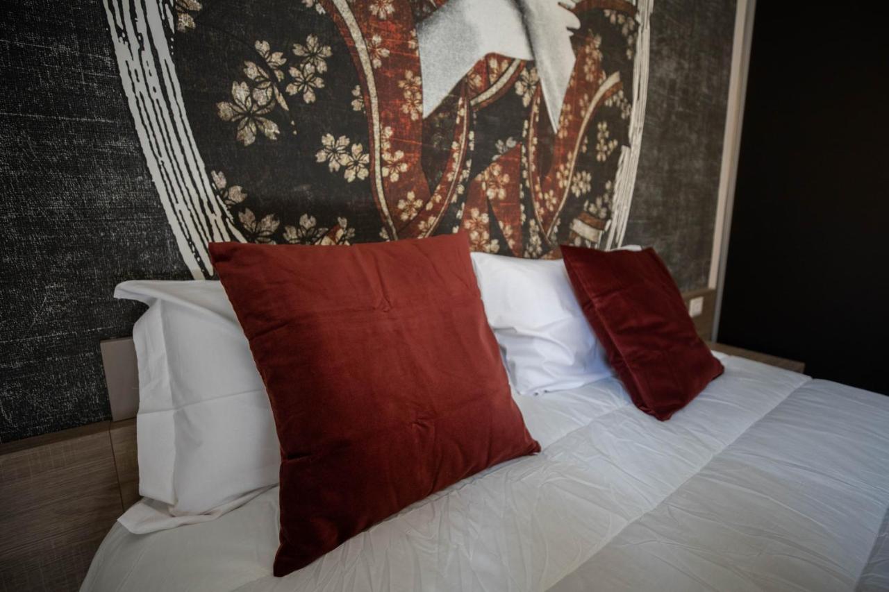 L'Elegant Boutique Rooms เนเปิลส์ ภายนอก รูปภาพ