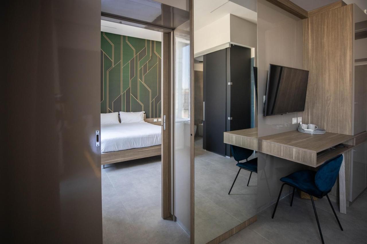 L'Elegant Boutique Rooms เนเปิลส์ ภายนอก รูปภาพ